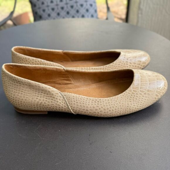 Naturalizer Beige Ballet Slip On Leather Flats size 8.5 - Picture 1 of 6